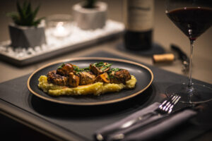 Fleischküchle mit Pilzrahmsoße und Kartoffelpüree