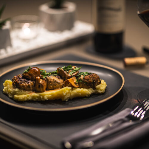 Fleischküchle mit Pilzrahmsoße und Kartoffelpüree