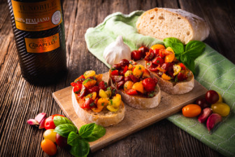 Bruschetta mit selbstgemachtem Ciabatta